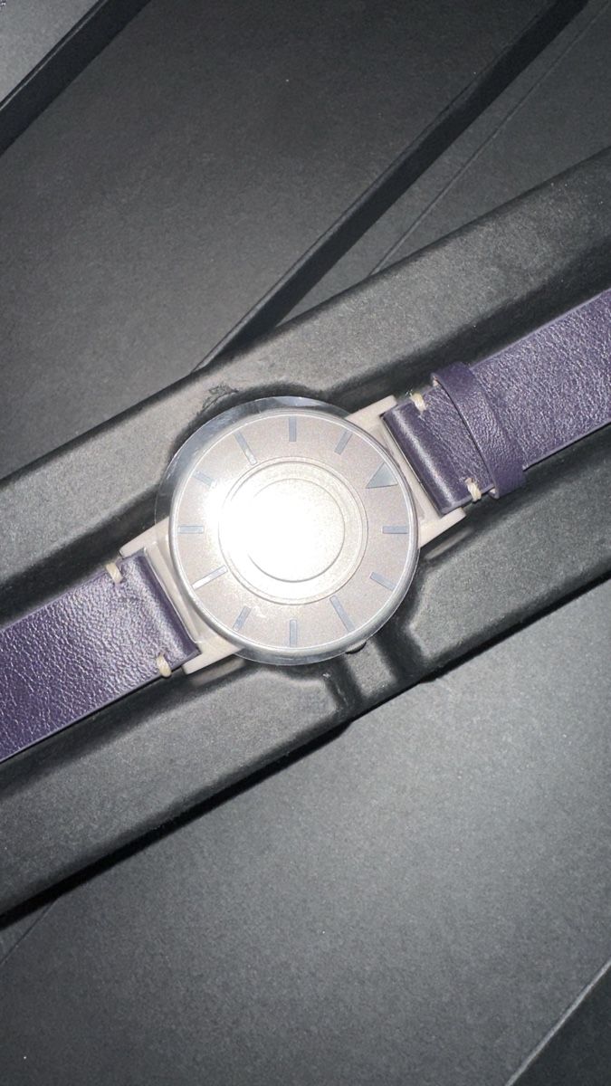 Uhren: Eone Bradley Uhr – Neu und originalverpackt aus Brig von Invert 5