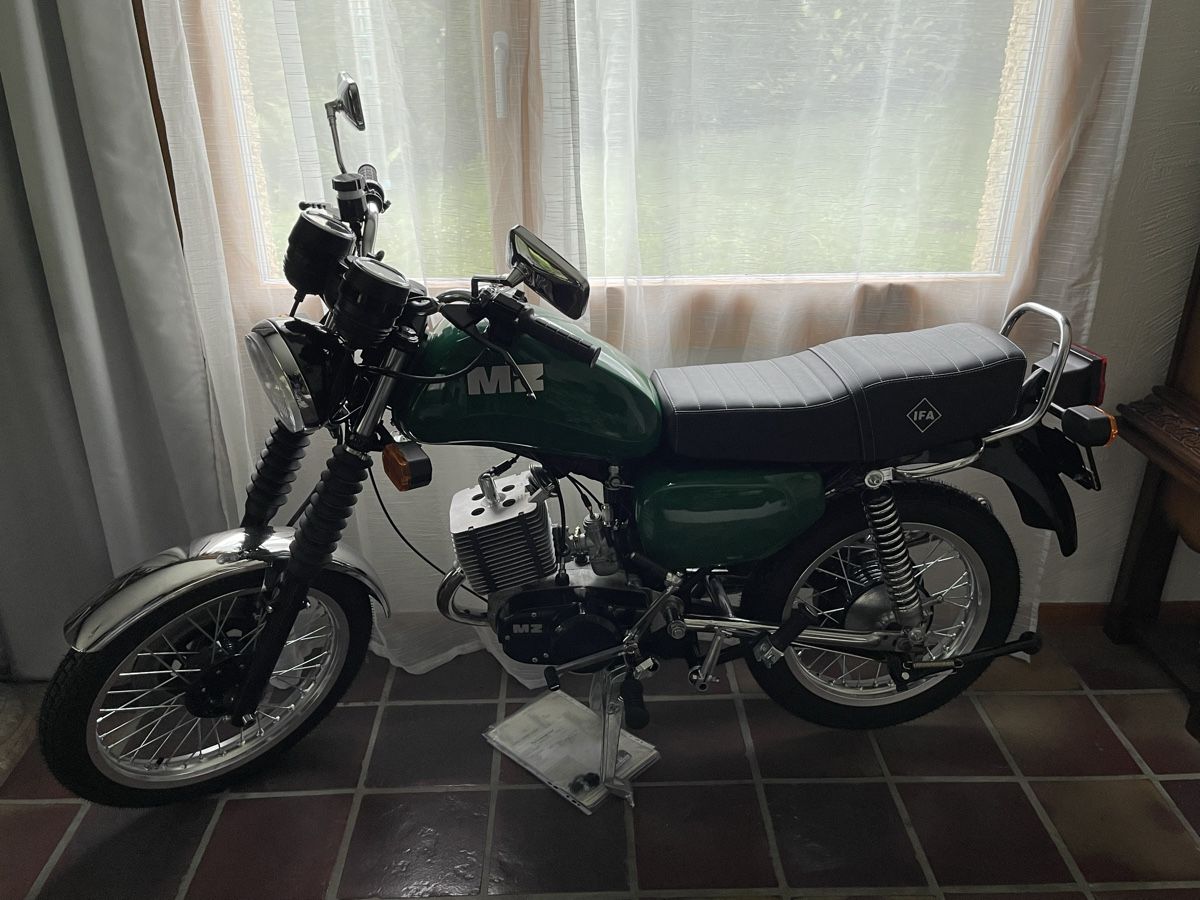 Mz (Muz) Strada: Etz 150 Deluxe MZ – Nuovo (secondo la descrizione) da Uster venduto da hayabusa-biker 1