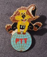W782 - Pin Löwe auf PTT Weltkugel Globus