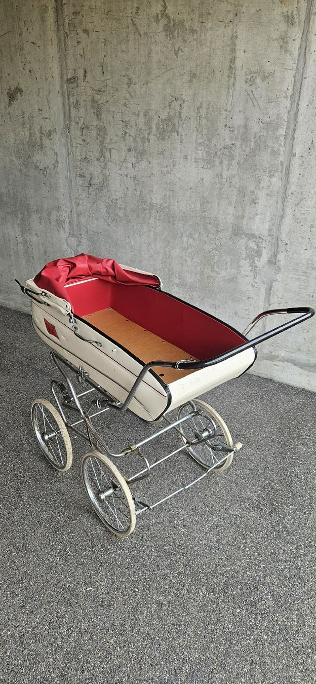 Wunderschner Retro Kinderwagen 70er (Gebraucht) in Bhler fr CHF 85  nur  Abholung auf Ricardo kaufen