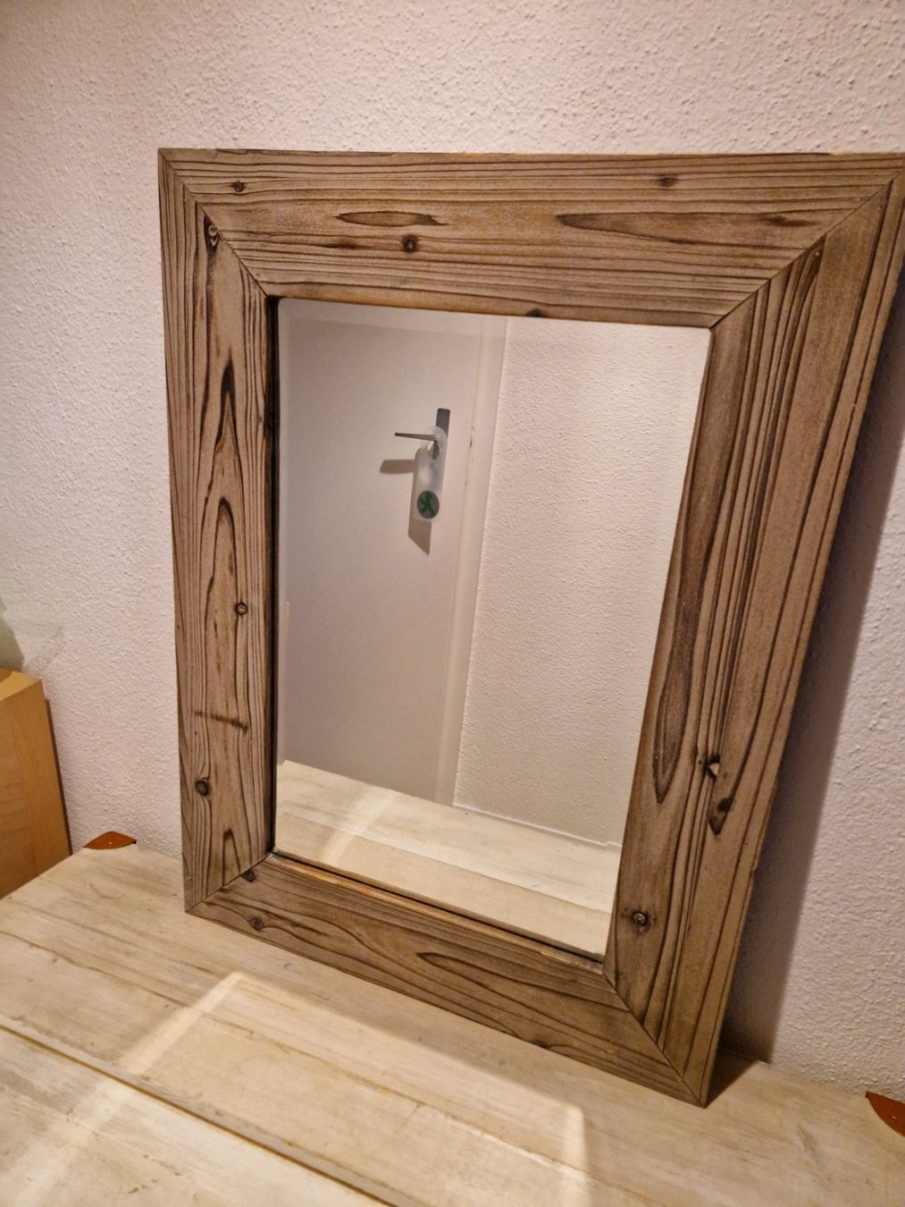 Specchi: Rustikaler Spiegel mit Holzrahmen – Usato da Maur venduto da Binzerin