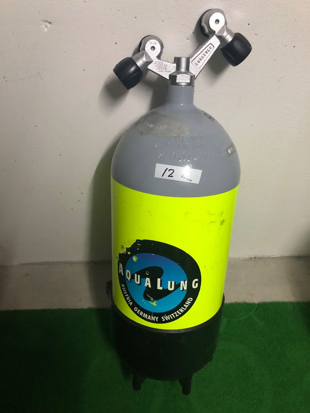 Bombole da sub: Aqualung 12 Liter Flasche #1 – Usato da Winterthur venduto da Giz
