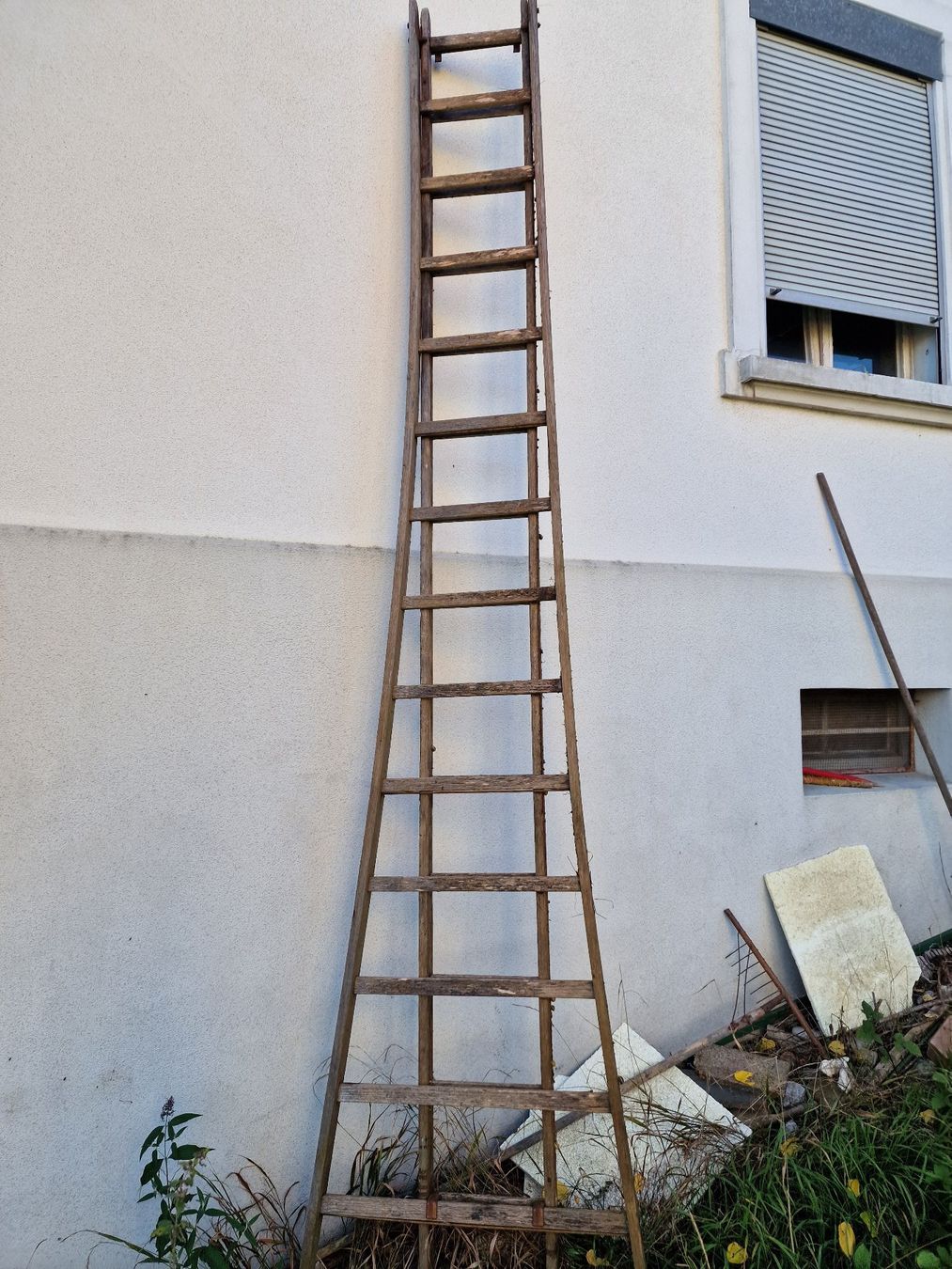 Scale: sehr alte Doppelleiter ca. 4.5 Meter Länge – Usato da Wohlen AG venduto da M.Schatt
