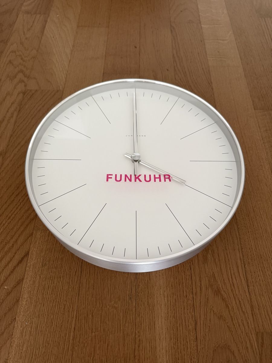 Junghans Orologi: Junghans max bill Wand Funkuhr  – Nuovo (secondo la descrizione) da Cham venduto da JLo87