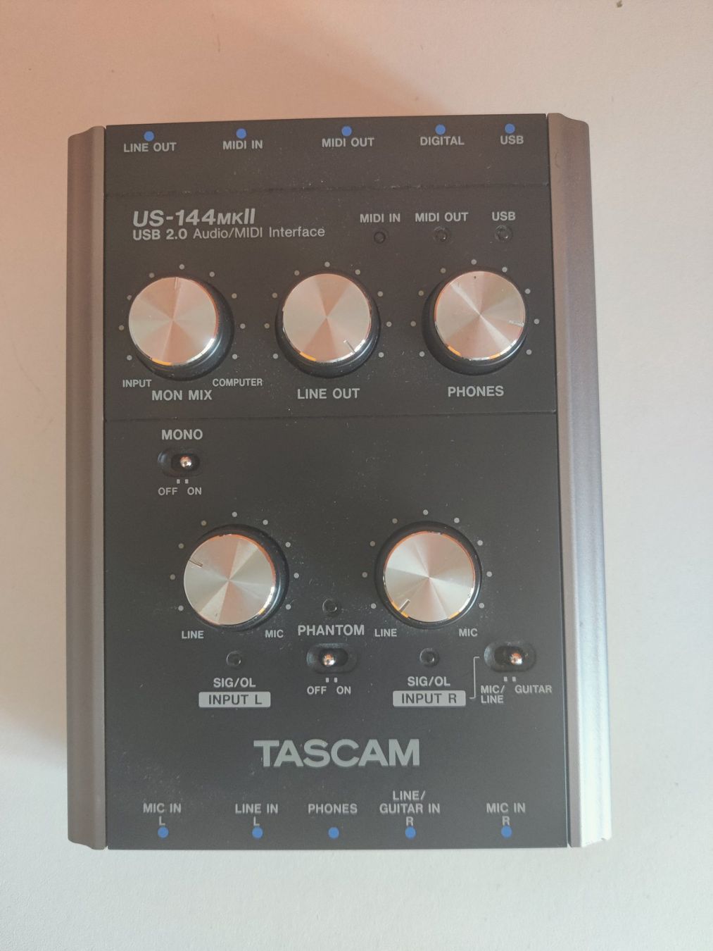 Studioequipment: Tascam US-144mkII USB 2.0 Audio/MIDI Interface – Gebraucht aus Viganello von XTECHSTOREX 1