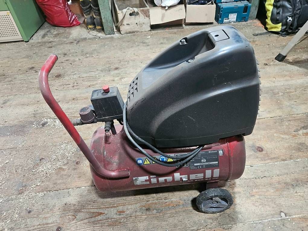 Compressori: Einhell Kompressor 24 Liter  8 bar – Usato da Buochs venduto da Schmitter95 2
