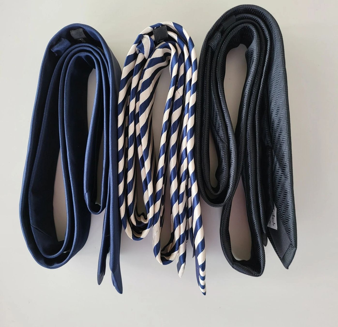Krawatten: 3 Stk. Krawatten, neu, Polyester – Neu (gemäss Beschreibung) aus Rorschach von mat_5zzq