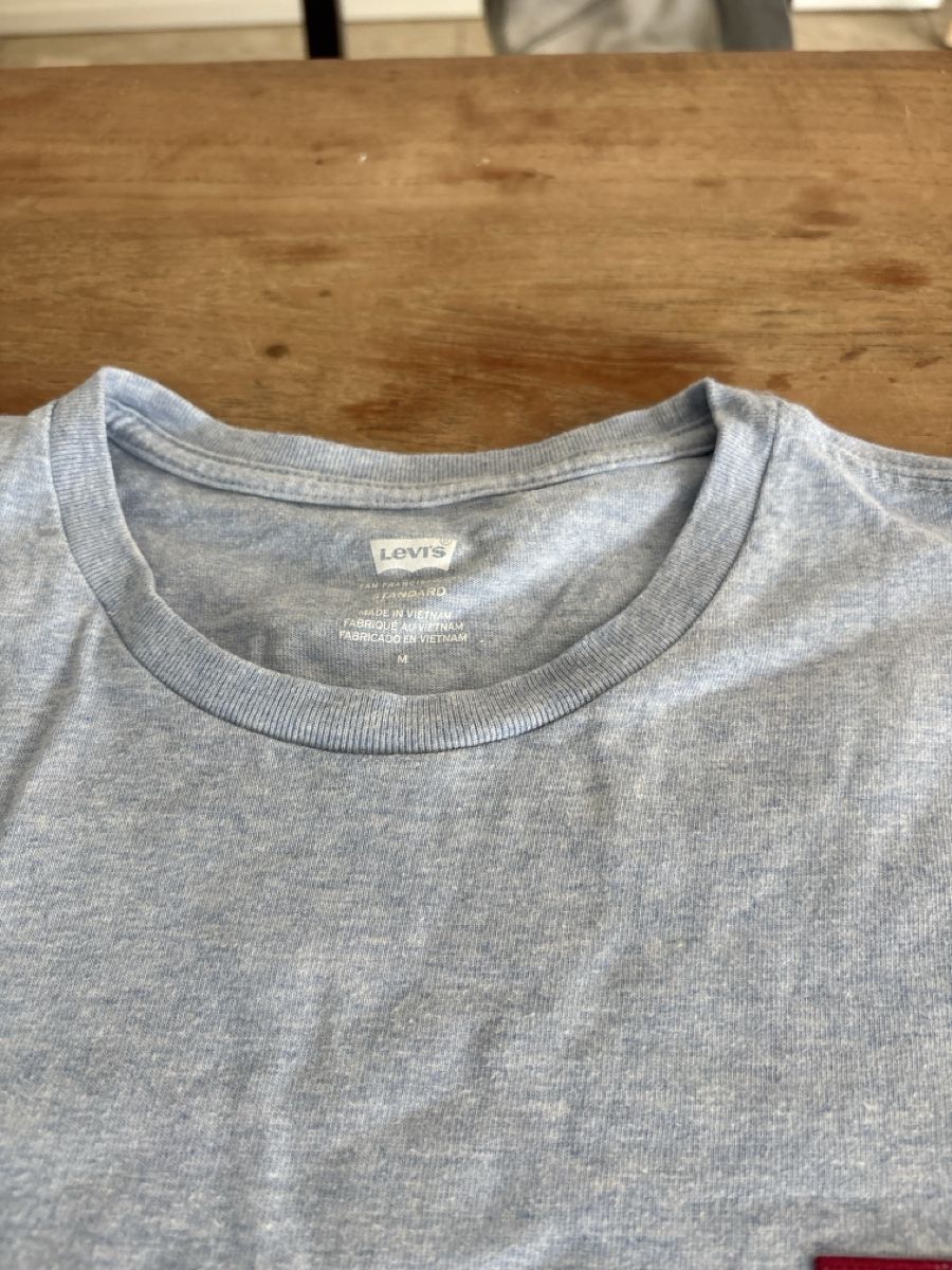 Levi's T-shirt: Levi's T-Shirt – Usato da Zürich venduto da Midaspavia 1