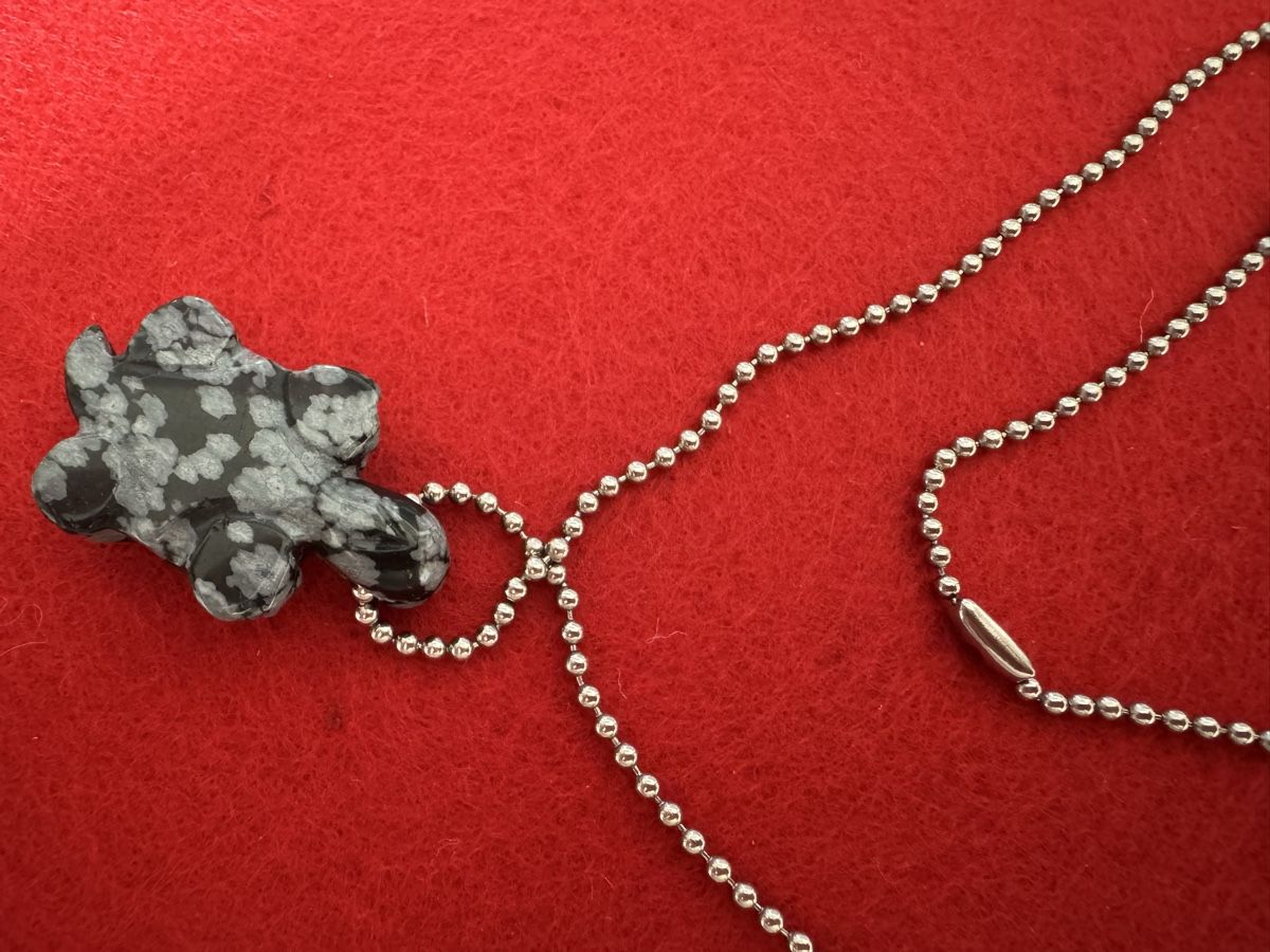 Catenine: Schildkröte aus Schneeflockenobsidian plus Kette – Usato da Lachen SZ venduto da artbyblondangel 2