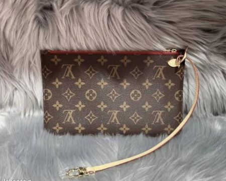 Louis Vuitton Pochette