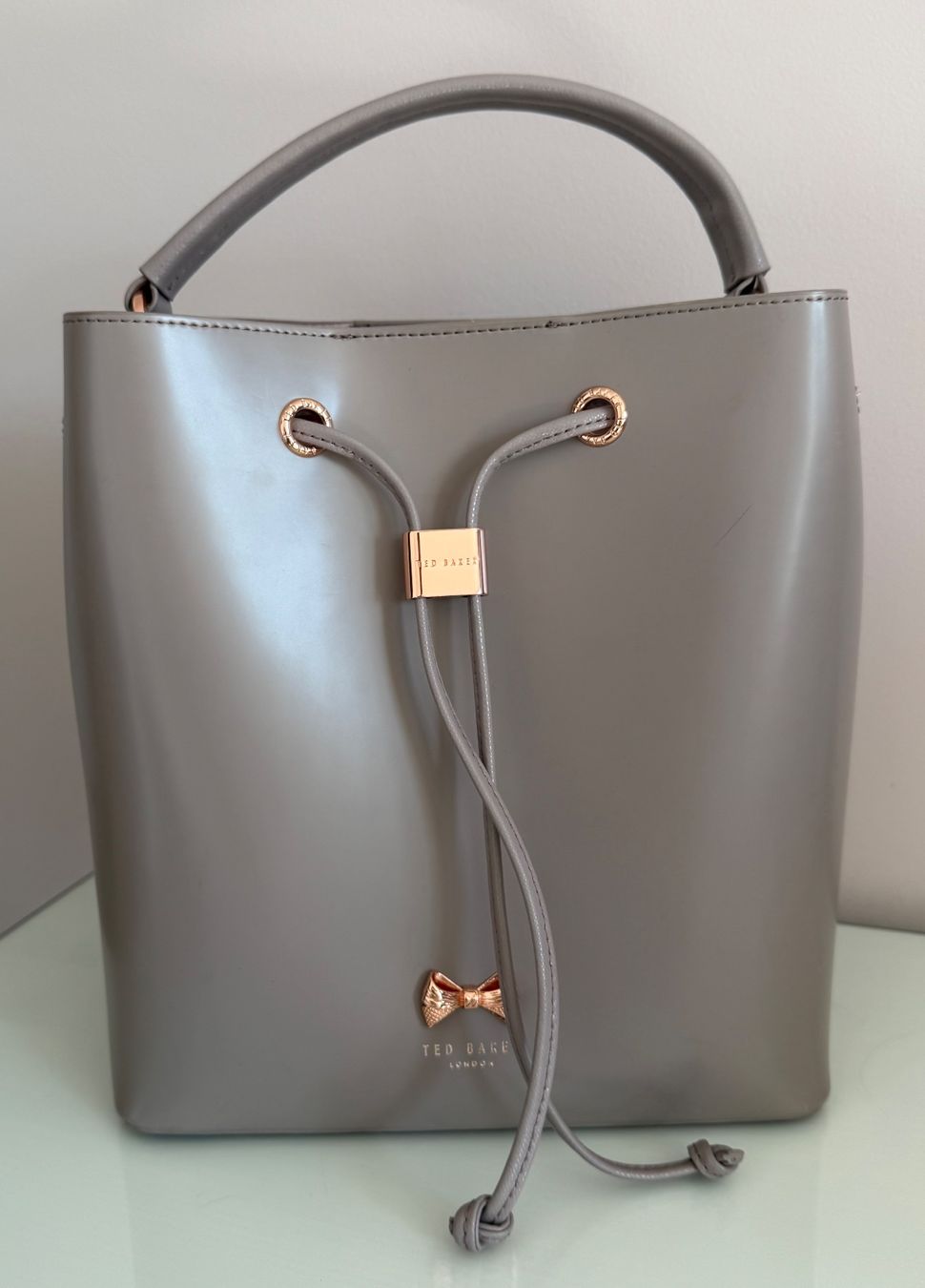 Ted Baker Borse da donna: Ted Baker Handtasche - taube grau – Usato da Eichberg venduto da Lolapop18