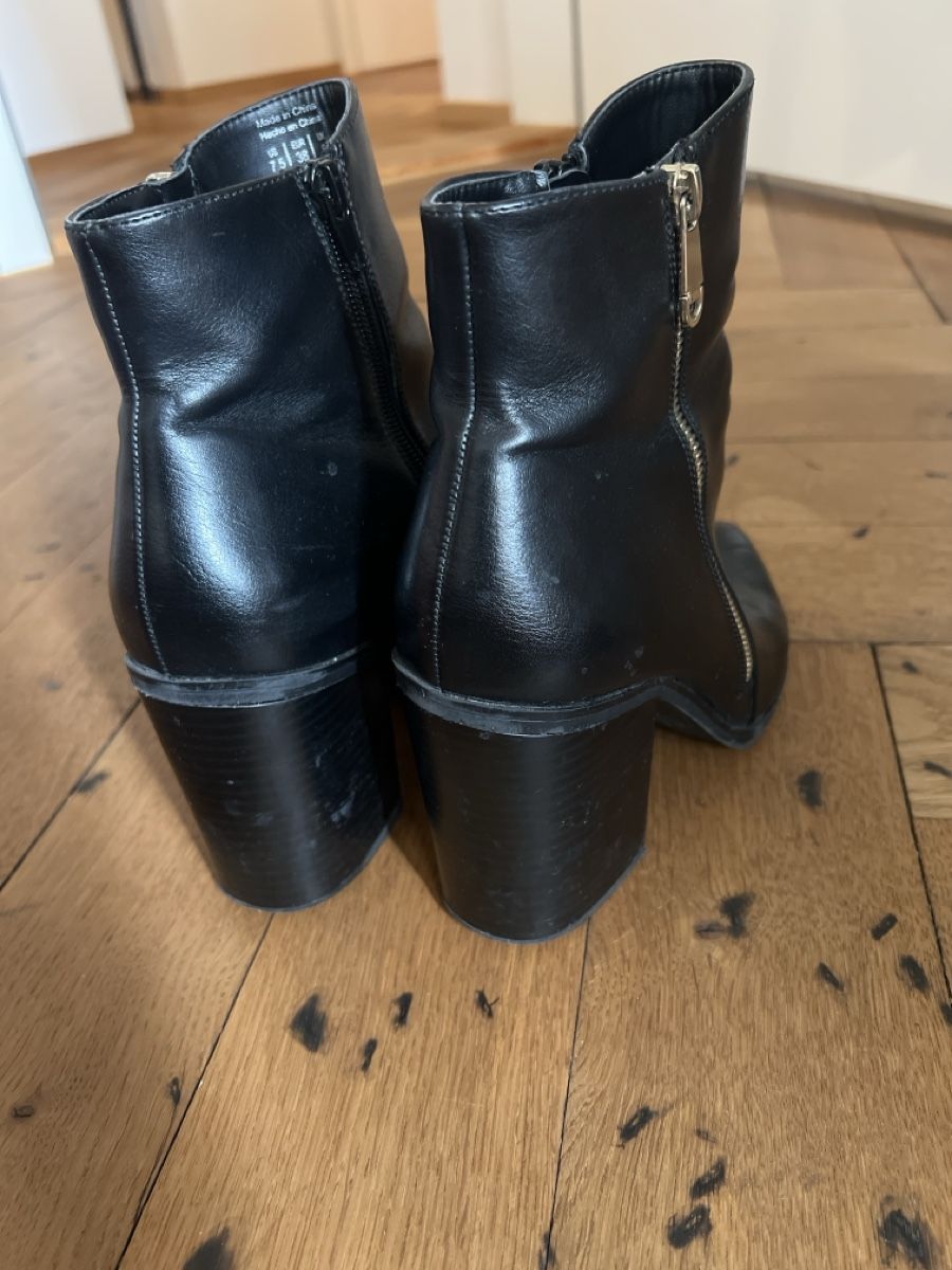 Chaussures femmes: Stiefelette  – D'occasion à Zürich par Sarah552 1