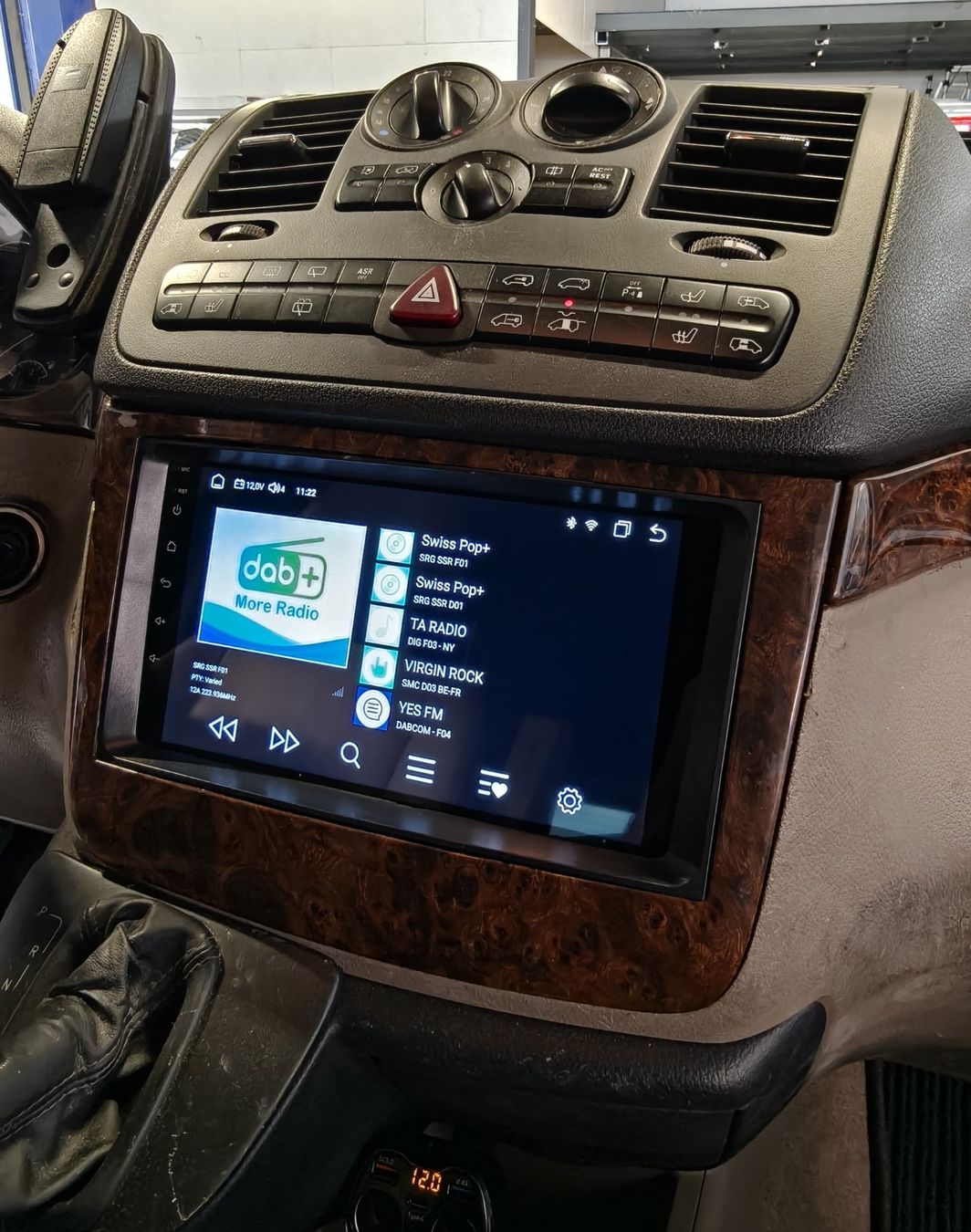 Radios: Radio Mercedes - Android 14 - Bluetooth, Carplay, DAB+ – Neu und originalverpackt aus Corcelles-près-Payerne von FactoryofSound 2