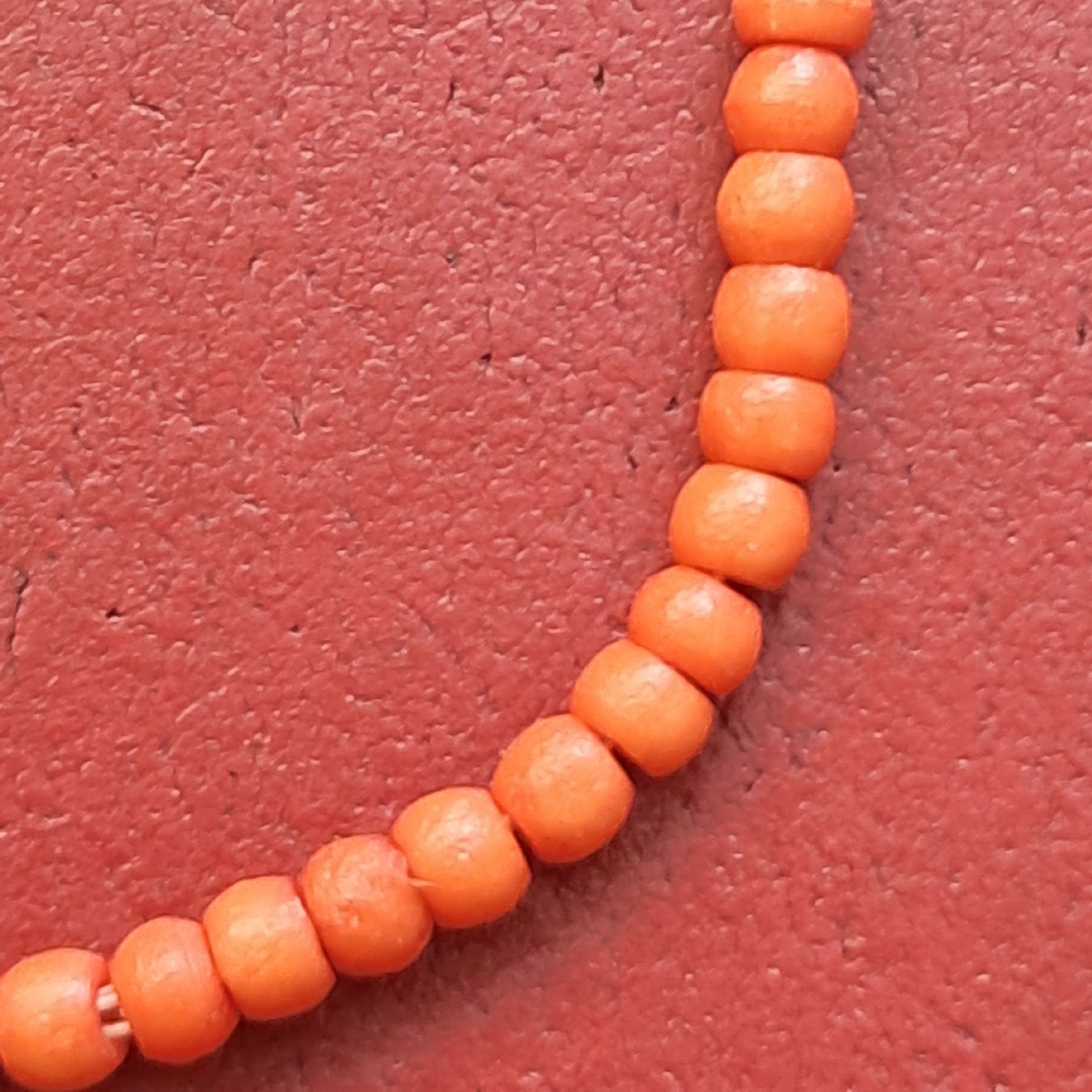 Colliers: Halskette mit Korallenperlen, orange, gebraucht – D'occasion à Dietikon par una_y6wy 2