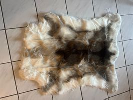 Kuscheliger Teppich in Felloptik - ideal für den Winter!