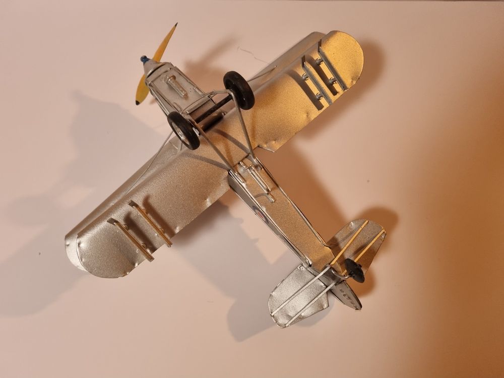 2pcs carrousel d'avion en fer blanc avec avion rotatif, col en ance 2pcs carrousel d'avion en fer blanc avec avion rotatif, col en ance