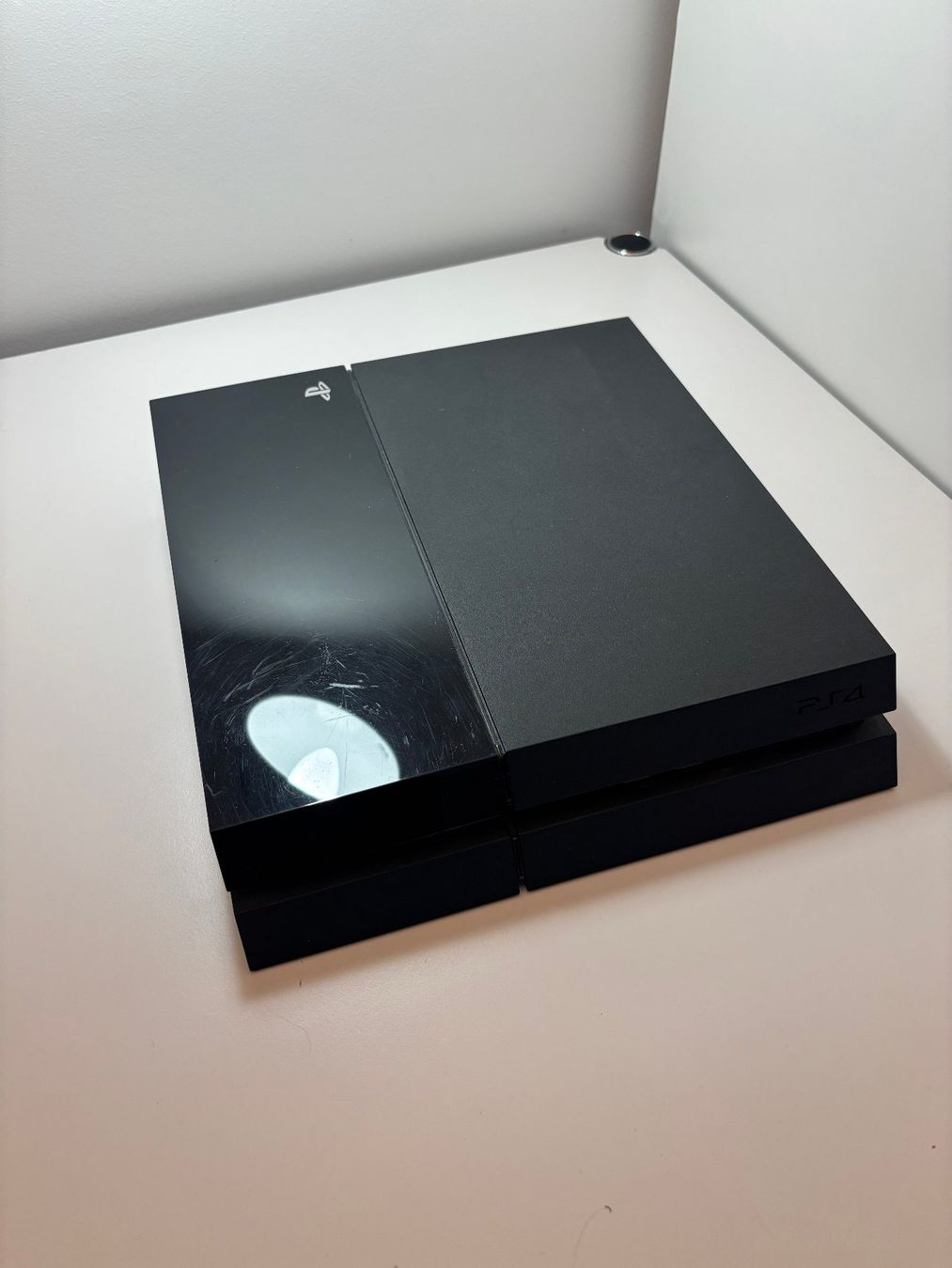 Sony Console: Sony PlayStation 4 mit 2 Controllern gebraucht – Usato da St. Gallen venduto da adr_qtz2 1