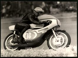 Fotografie Motorrad Rennfahrer auf Yamah