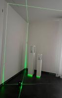 Hilda 3D Laser-Nivelliergerät mit Stativ und Zubehör