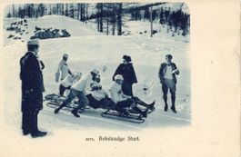 Davos  GR   -   Bobsleadge Start       um 1907
