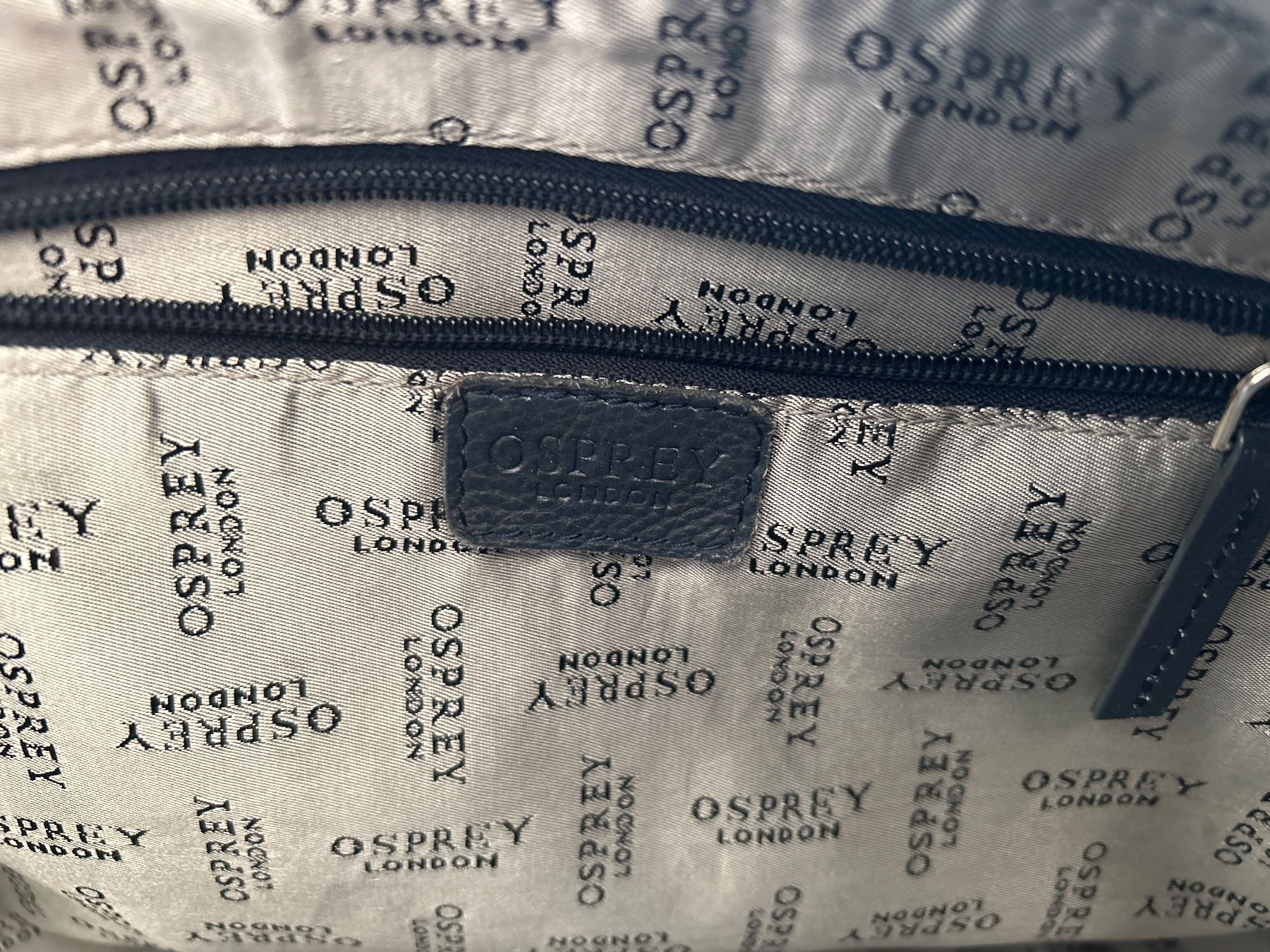 Sacs femmes: Osprey Leder Tasche, dunkelblau, wenig getragen. – D'occasion à Feuerthalen par Anna_Swift 5