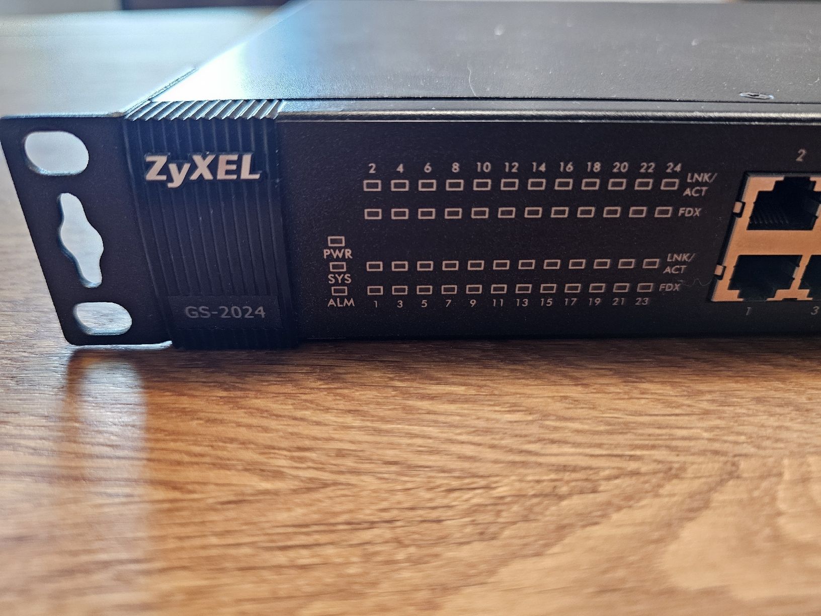 Zyxel Hubs & Switches: ZyXEL GS-2024 Switch 24 Port – Gebraucht aus Neuhausen von alcopops91 5