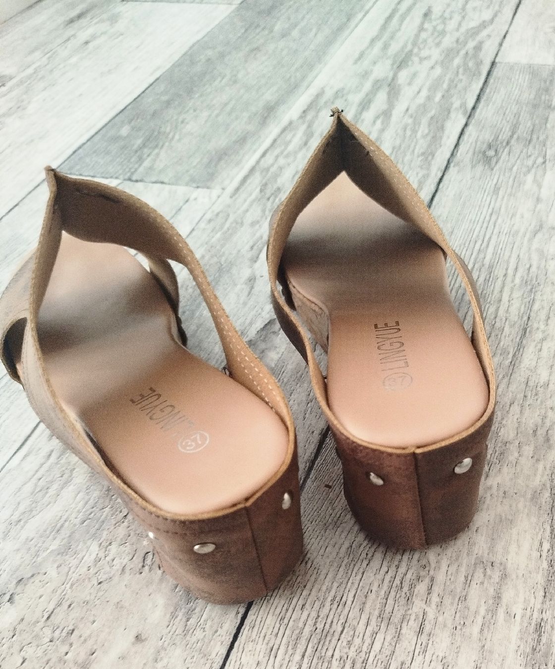 Chaussures femmes: Pantoletten mit Keilabsatz, Größe 37 – D'occasion à Wauwil par Sanczeza 2