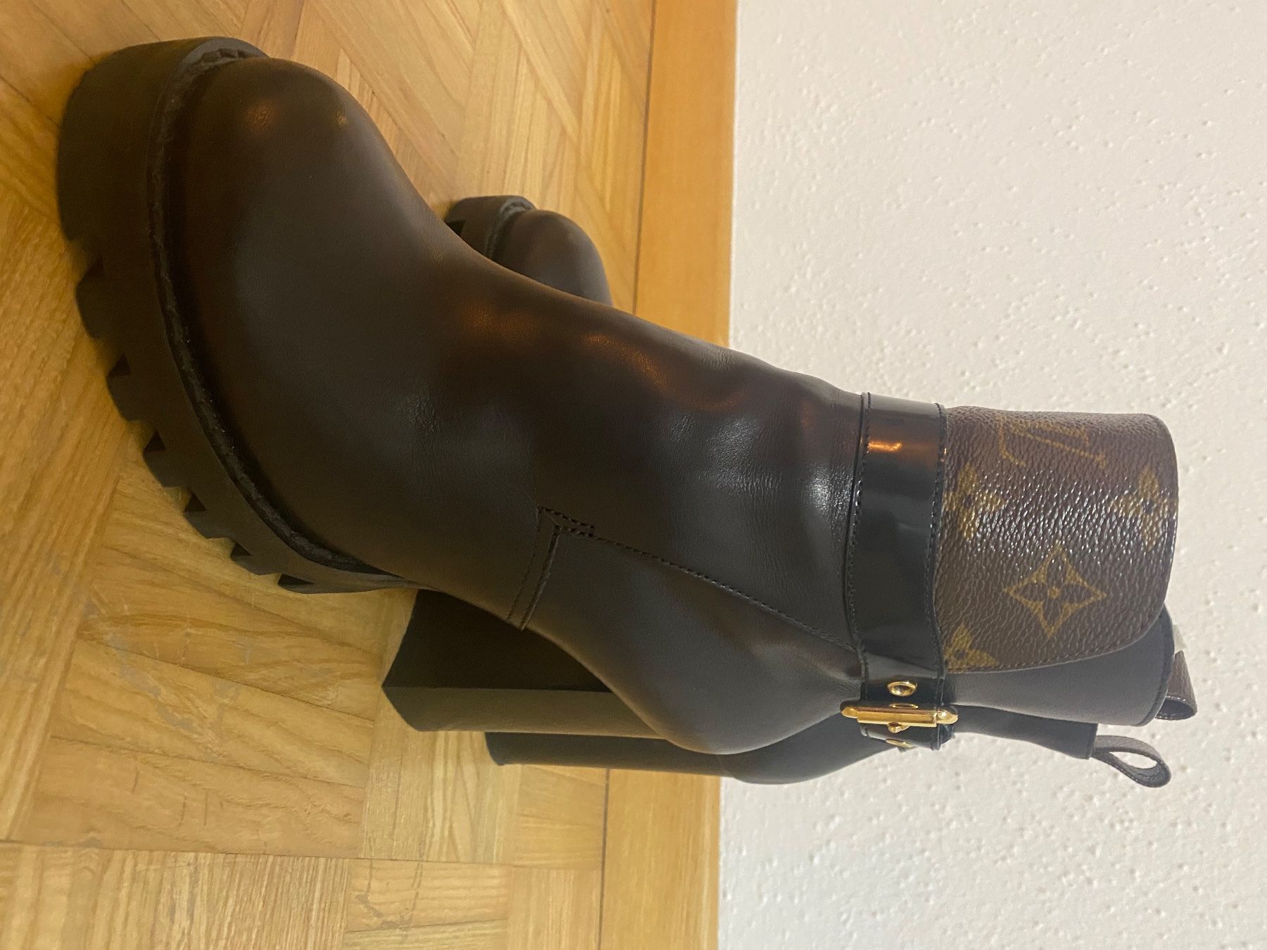 Louis Vuitton Scarpe da donna: Louis Vuitton – Nuovo (secondo la descrizione) da Gutenswil venduto da fio_m2nr 2