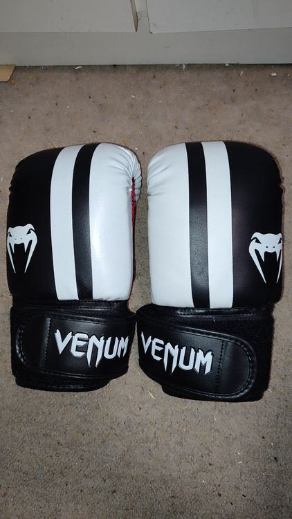 équipement Boxe Gants De Frappe Venum Cellular 2.0 - Mitts Boxe