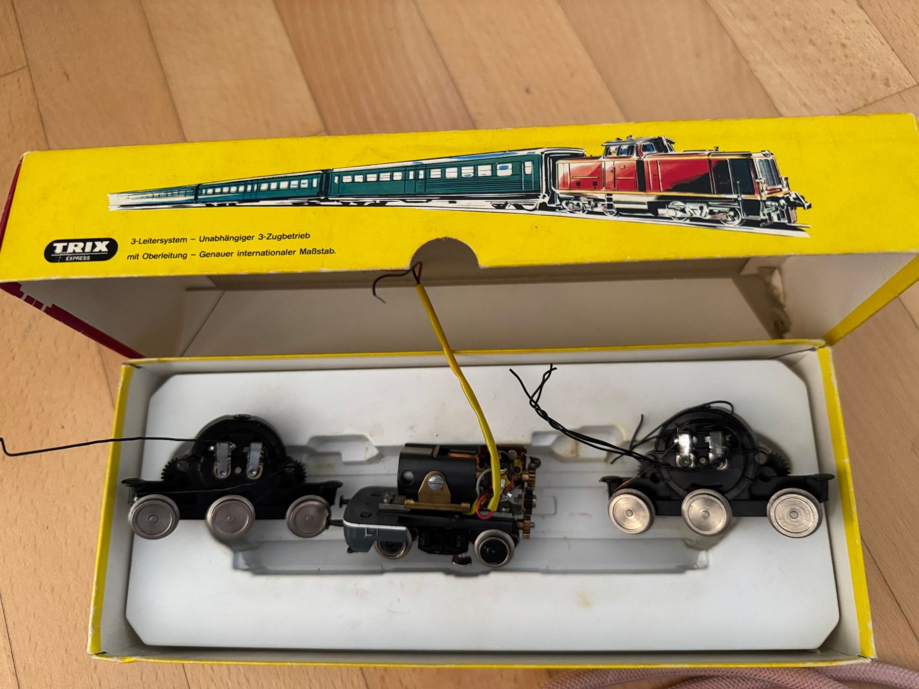 Trix Modellini di ferrovie: Eisenbahnteil Trix – Usato da Zürich venduto da Hawaii22 1