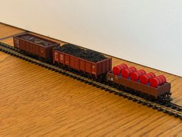 e1733: Drei Güterwagen beladen (Spur N)