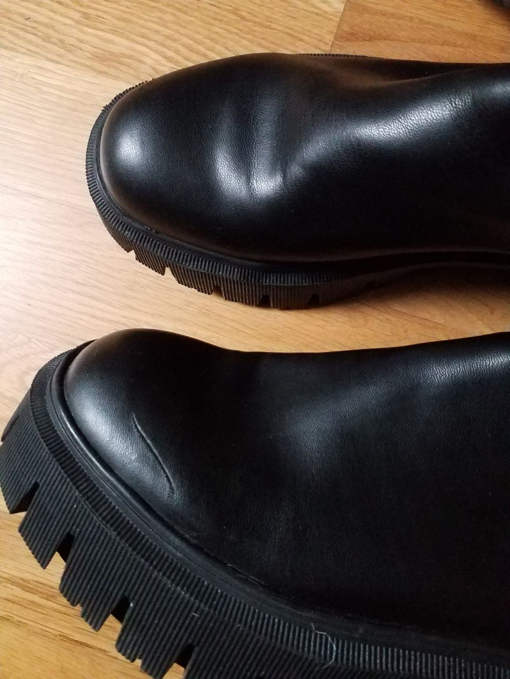 Zara Scarpe da donna: Overknee boots – Usato da Luzern venduto da _Lobster_ 4