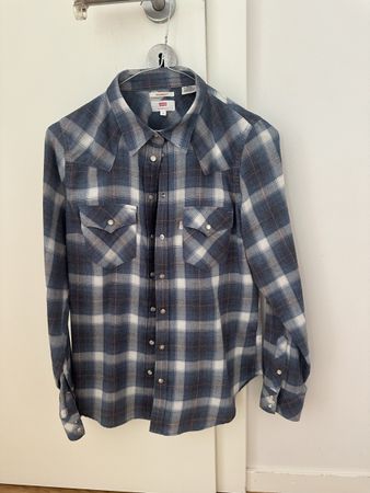 Levi’s shirt size S 