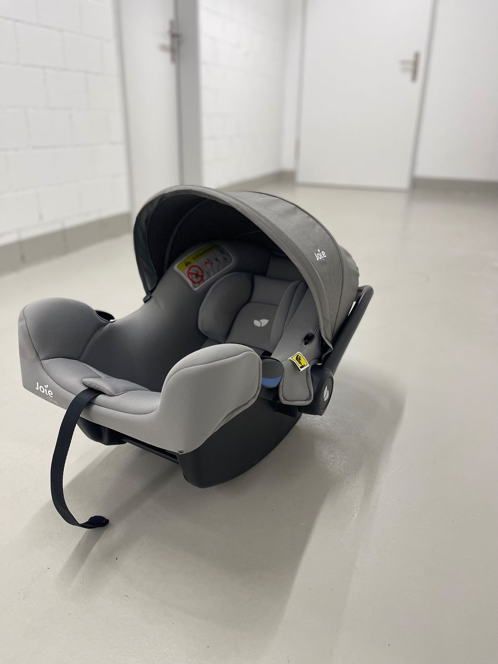 Joie Sièges auto: Joie i-Snug Babyschale – D'occasion à Hüttlingen par fik_j6ry