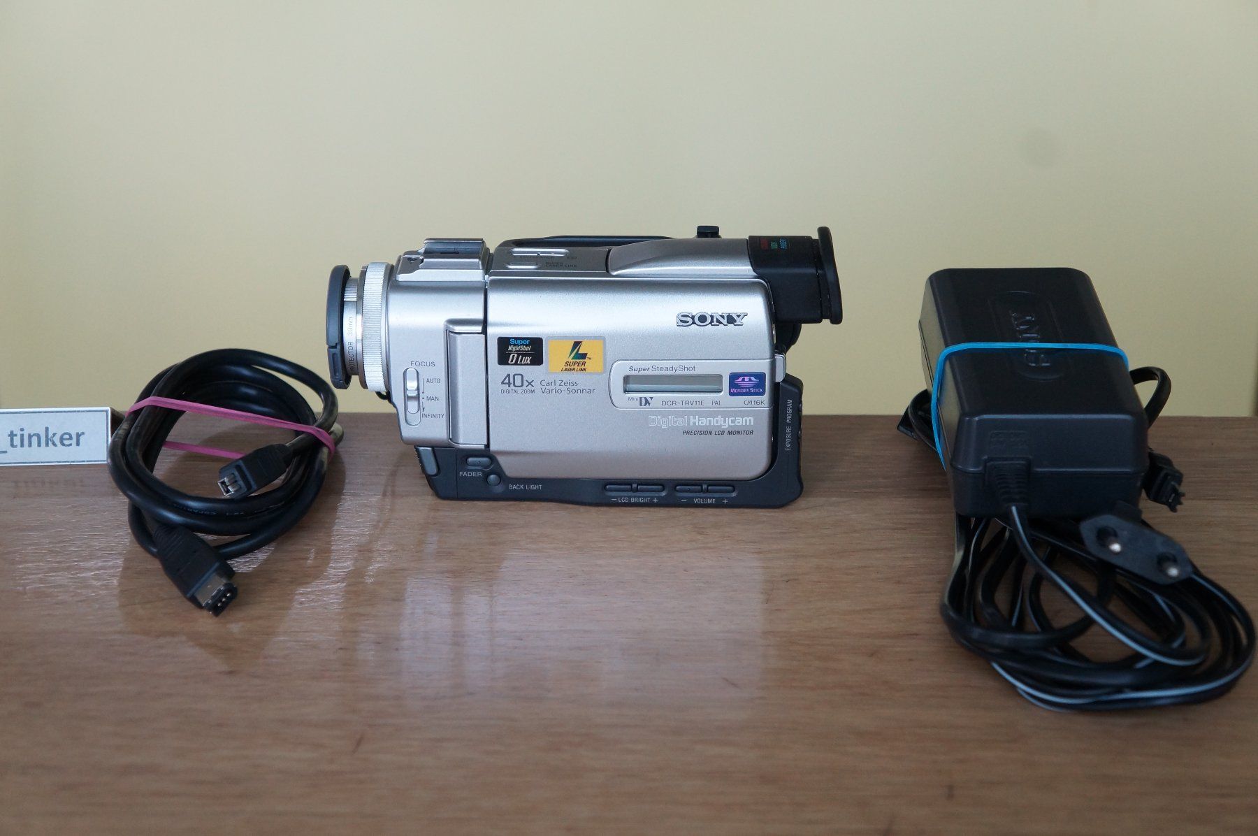 Sony Videocamere: Sony TRV11E ... MiniDV Camcorder ... funktioniert – Usato da St.Gallen venduto da My_tinker 1