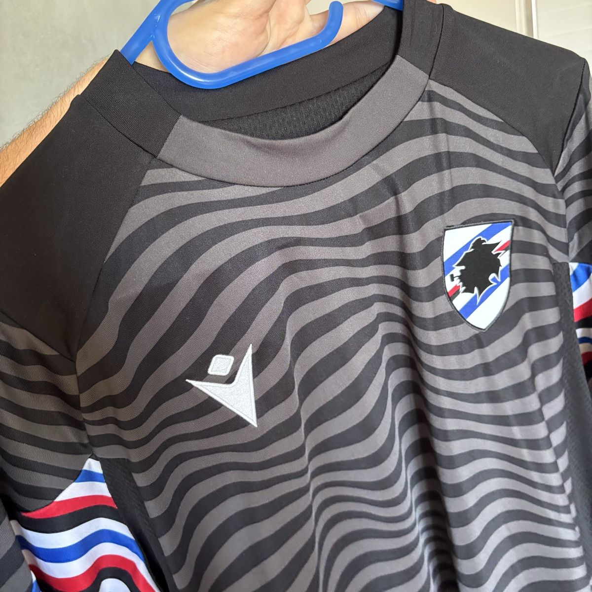 Maillots de corps & Pantalons: Sampdoria Genua Trikot Training Macron – D'occasion à Winterthur par LaBodega 5