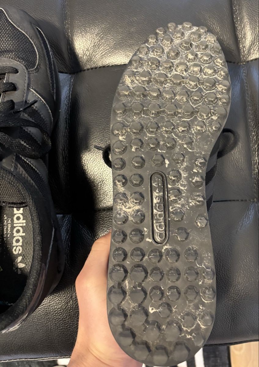 Adidas Scarpe da uomo: Adidas Trainer Schwarz – Usato da Chur venduto da Cuteclothes7k 4