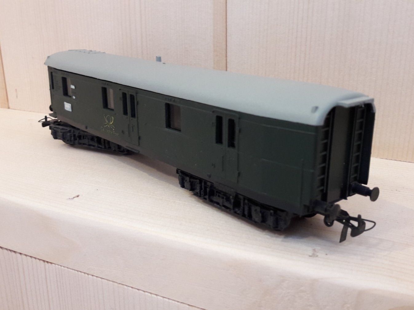 Modellini di ferrovie: Schicht HO DC : DR fourgon postal 4 essieux – Usato da Buttes venduto da Cafe2005