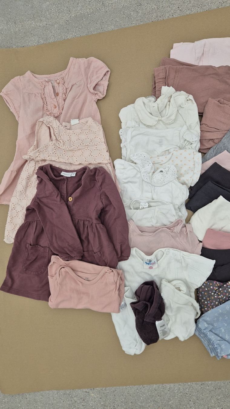 Lotti & Set di vestiti: Mädchen Kleiderpaket verschiedene Marken Grösse 74 – Usato da Neunkirch venduto da mir_c9zg 1