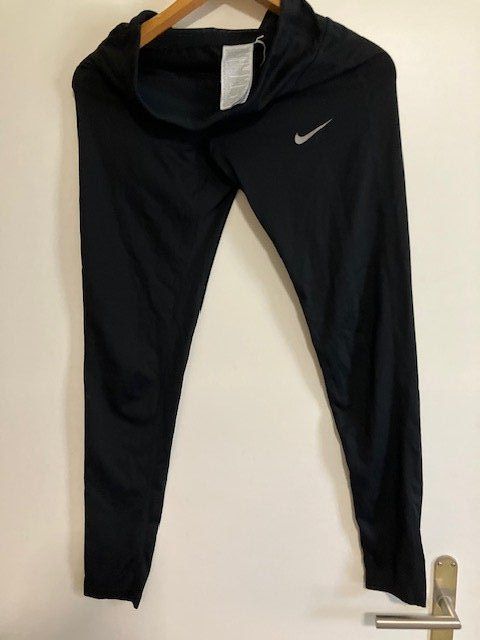 Nike Pantaloni: trainigshose gr.m – Usato da Schwarzenberg LU venduto da kindler007 2
