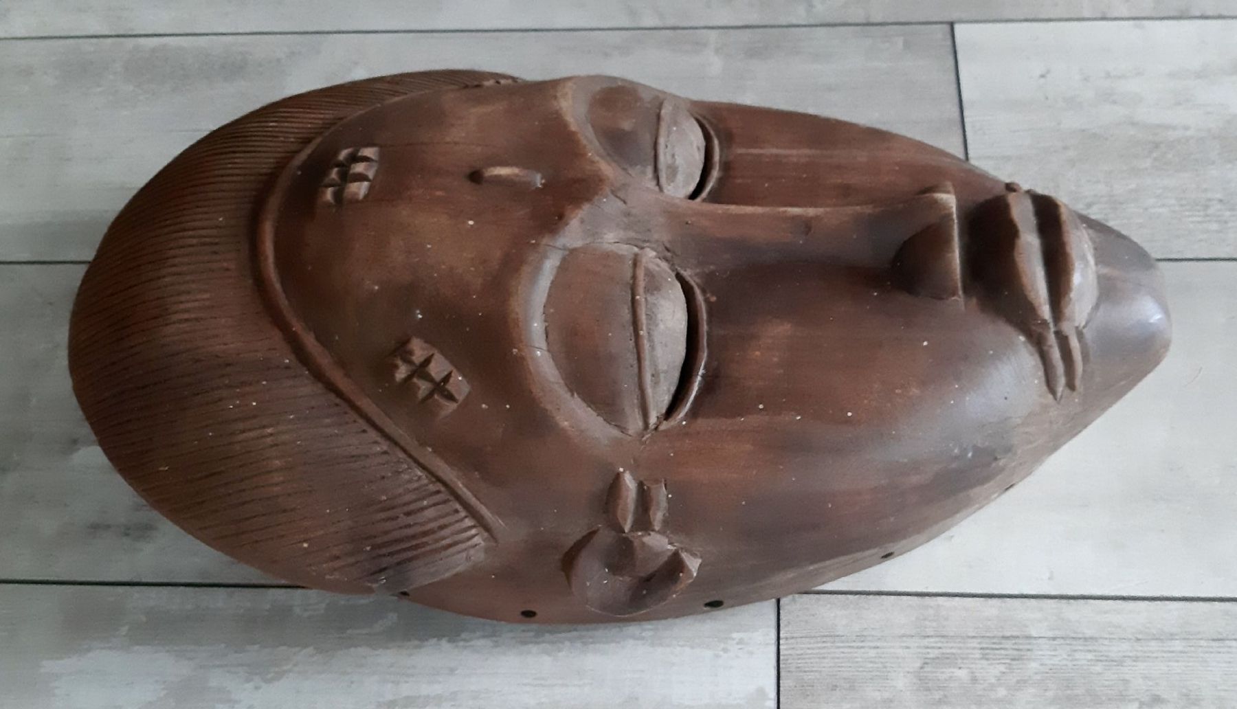 Arte internazionale: Schöne alte Maske  -  Holz  -  Afrika – Usato da Tagelswangen venduto da BrigittaC01 1