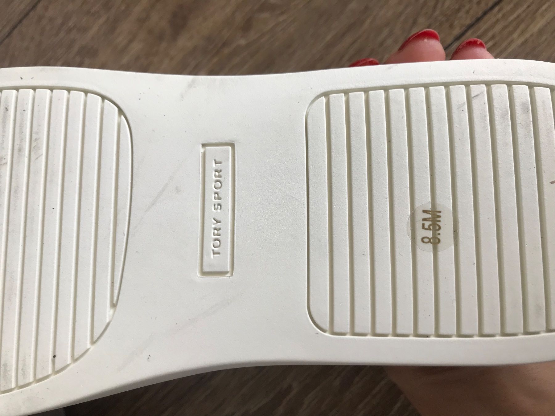 Scarpe da donna: Baskets Tory Burch argentées comme neuves, taille 40 – Nuovo (secondo la descrizione) da Grimisuat venduto da eliseba88 6