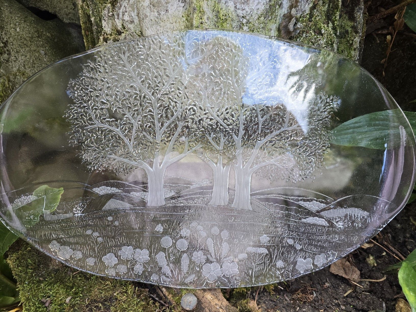 Glasi Hergiswil Servierplatten: Glasplatte Hergiswil mit Baumrelief  – Gebraucht aus Walkringen von Vanuca 3