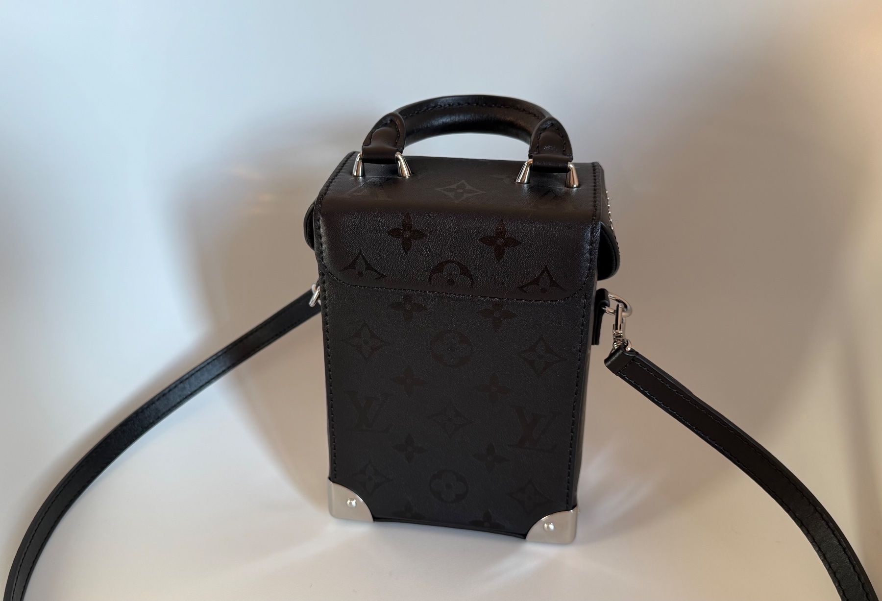 Louis Vuitton Borse: Louis Vuitton Soft Trunk "Camera Box" (schwarz, ungebraucht) – Nuovo (secondo la descrizione) da Bern venduto da lin_hf2p 2