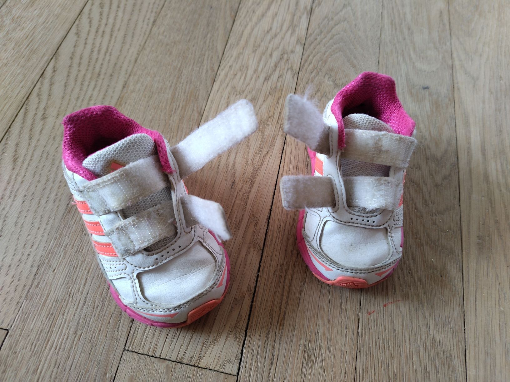 Scarpe per ragazze: Adidas Sneakers, Gr. 20 – Usato da St. Gallen venduto da Wysi 1