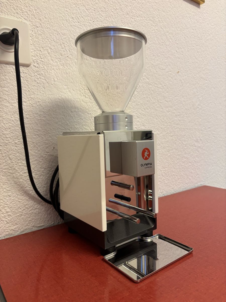 Machines à café & Machines à expresso: Olympia Moca Kaffemühle – D'occasion à Bern par sch_zl2y