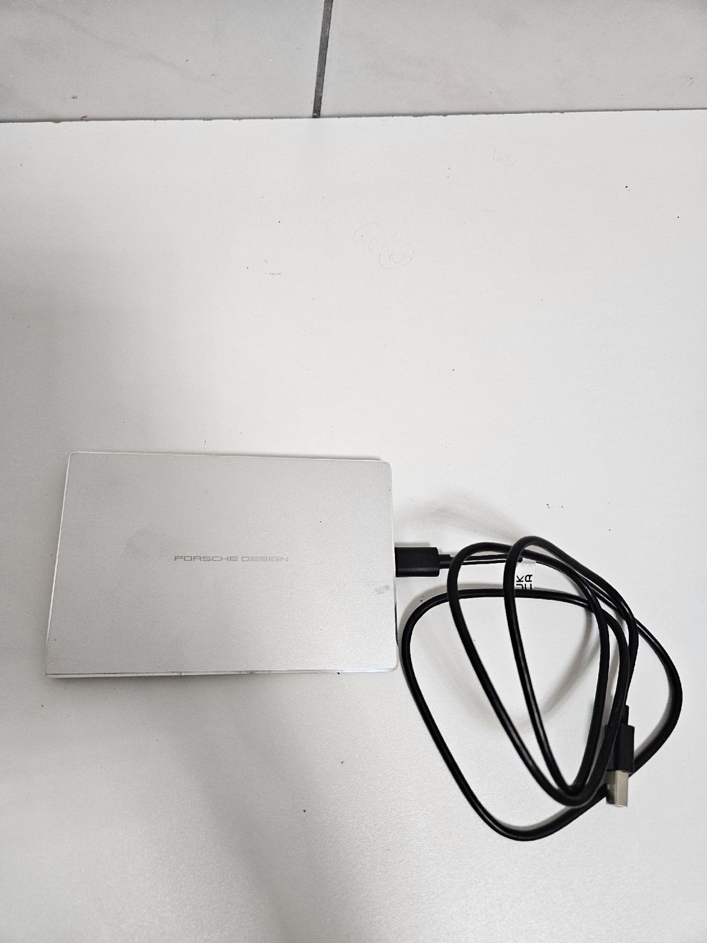 Lacie Dischi rigidi: Porsche Design Festplatte SSD 1TB – Usato da Schlieren venduto da Bestleo