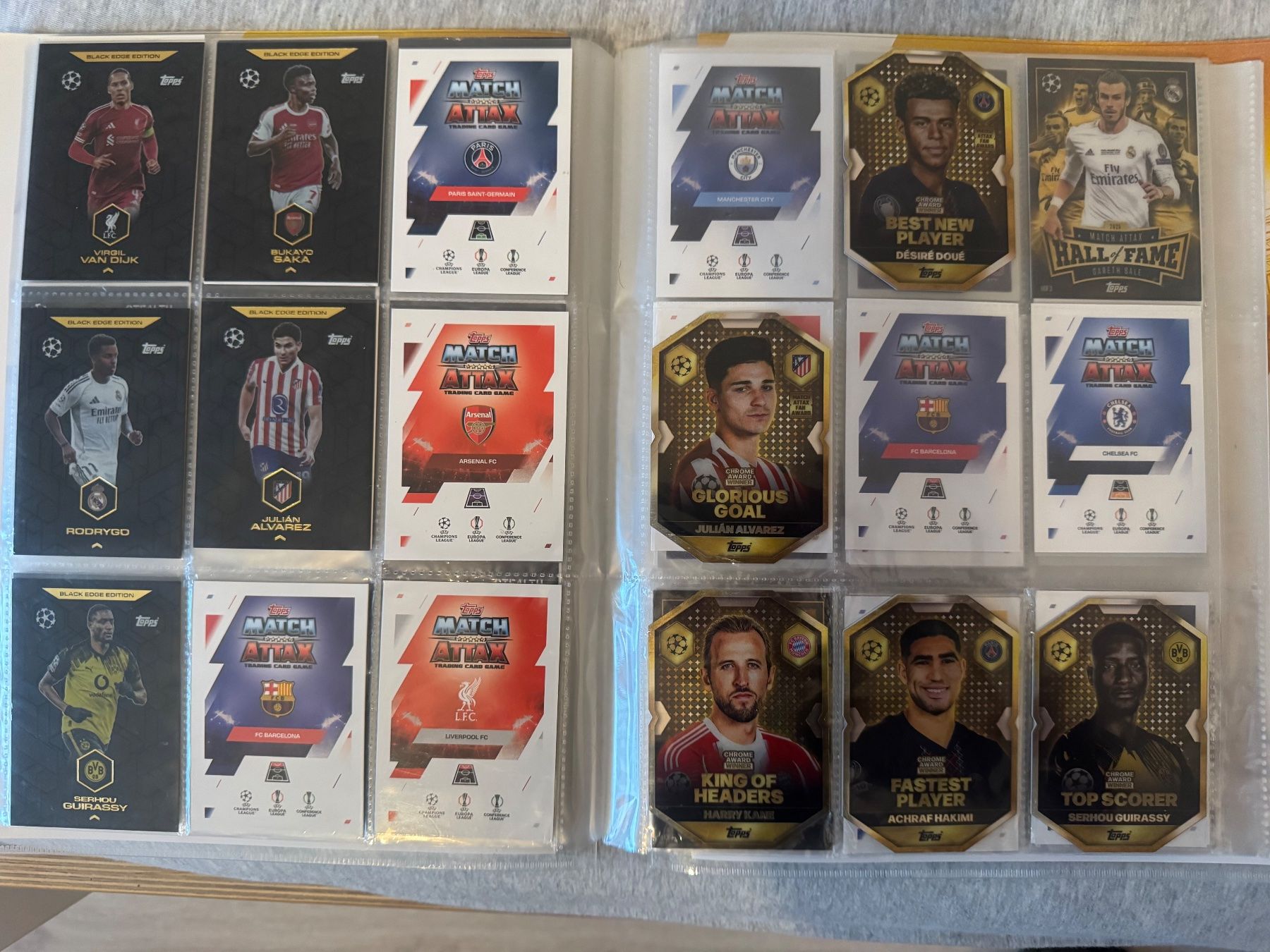 Topps Cartes à collectionner: 2 Bücher Match Attax 2025/26 (über 400 Karten) – D'occasion à Rorschach par Feiro 2