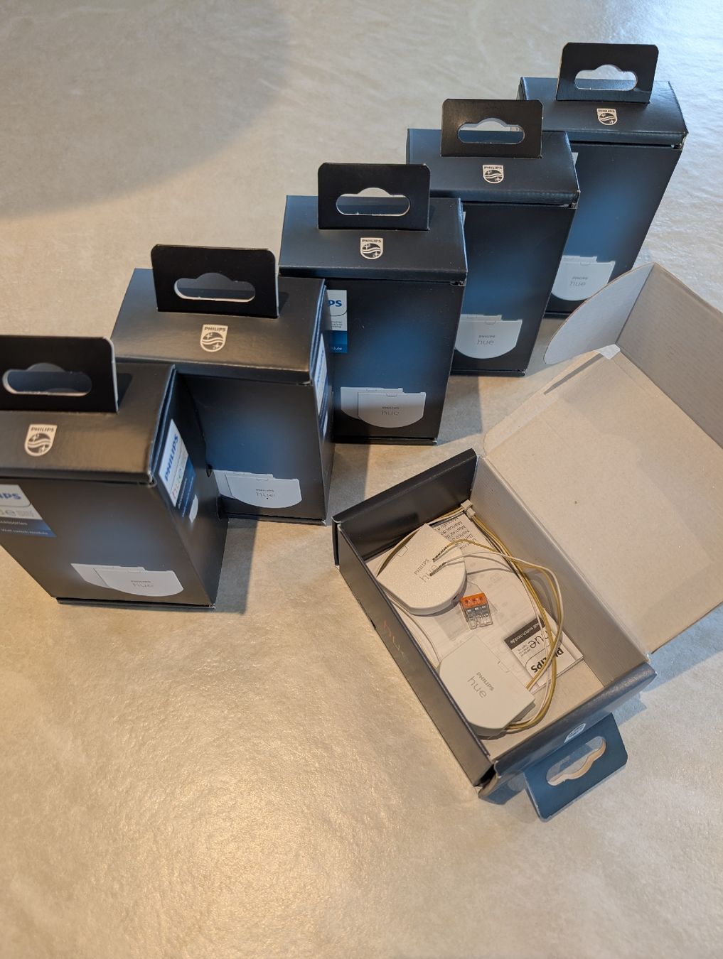 Philips Schalter: 6x Philips Hue Wall Switch – Neu und originalverpackt aus Ostermundigen von foofoo 1