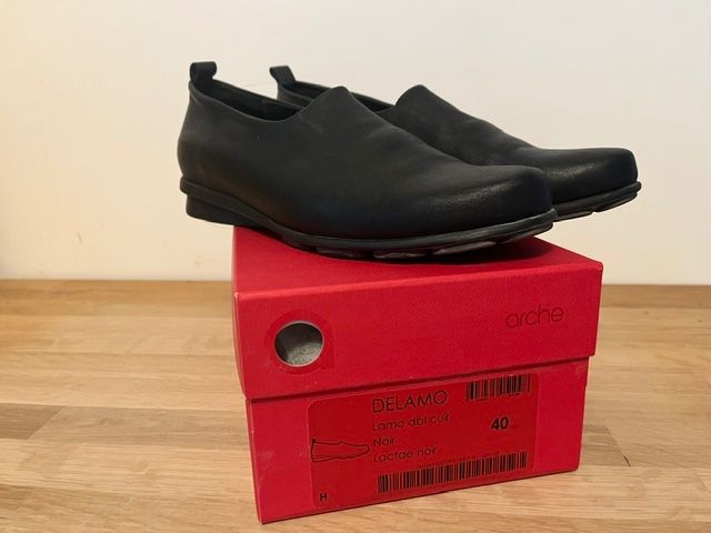 Arche Scarpe da donna: Arche Modell Delamo Gr. 40 Leder schwarz – Usato da Zollikofen venduto da pico27